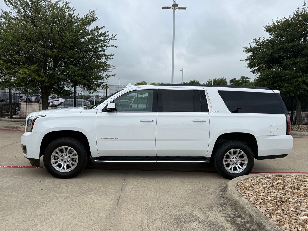 gmc yukon xl 2019 1GKS1GKC6KR239805 image gmc yukon xl 2019 1GKS1GKC6KR239805 image